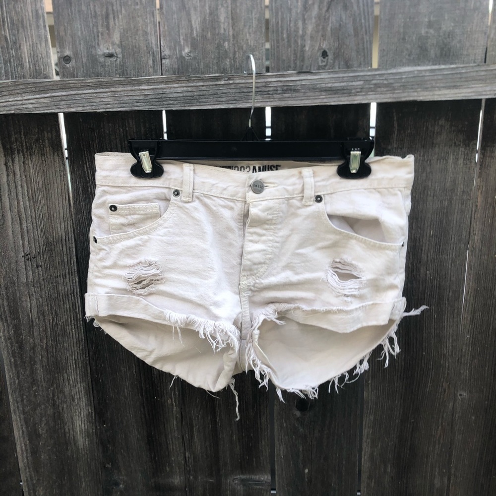Vintage white amuse short shorts